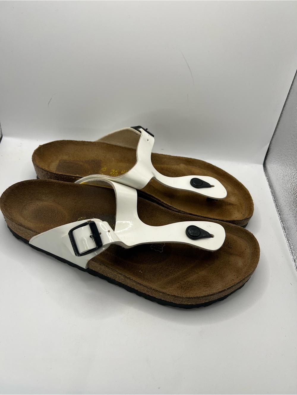 Birkenstock White Patent Gizeh Sandals - Picture 5 of 13